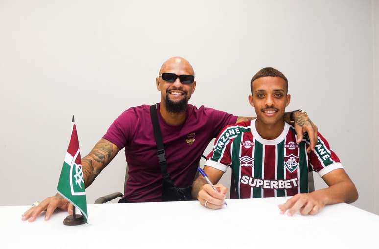 Davi Melo com o pai Felipe Melo &ndash;