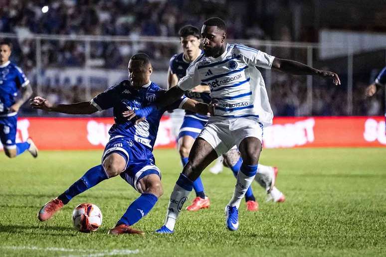URT x Cruzeiro, no est&aacute;dio Zama Maciel &ndash;