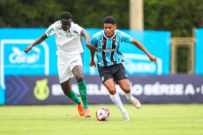 Palmeiras e Gr&ecirc;mio se enfrentaram em estreia no Brasileir&atilde;o sub-20 &ndash;
