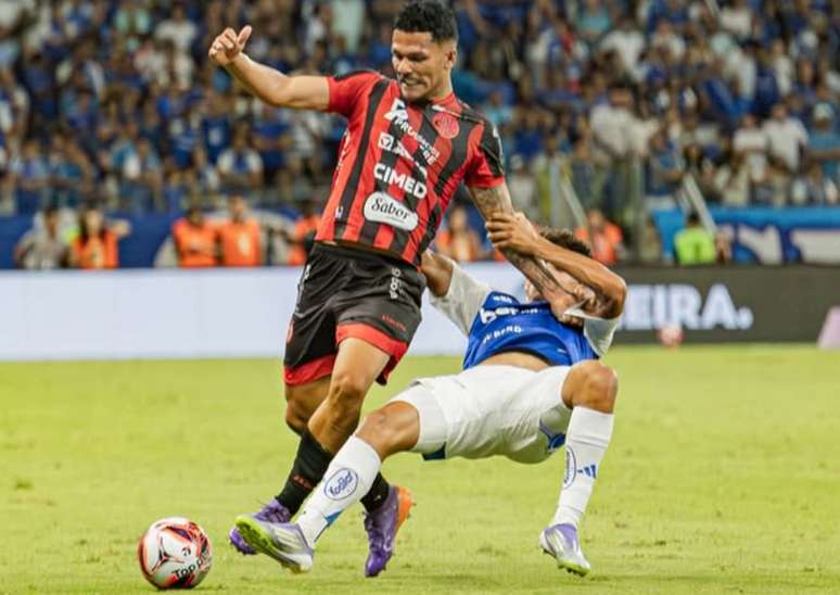 Pouso Alegre venceu o Cruzeiro no Mineir&atilde;o na primeira fase &ndash;