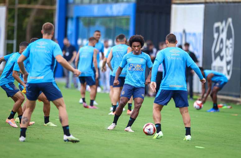 Willian durante treinamento do Gr&ecirc;mio &ndash; LUCAS UEBEL/GREMIO