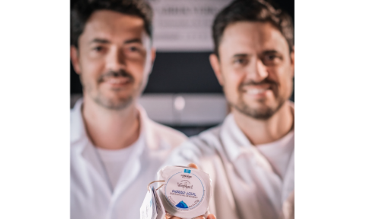 Irm&atilde;os Bruno e Juliano Mendes s&atilde;o os idealizadores do queijo Morro Azul