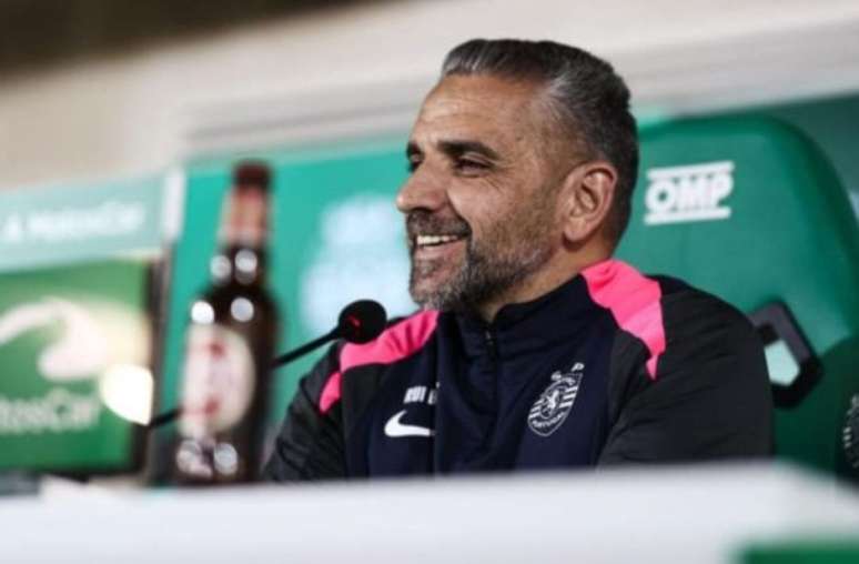 சுற்றில், ஸ்போர்ட் 3-0 என்ற கோல் கணக்கில் மோரிரென்ஸுக்கு எதிராக சொந்த மைதானத்தில் அடித்தது. லூயிஸ் சுரேஸ் (இடது) ஒரு கோல் அடித்தார்.