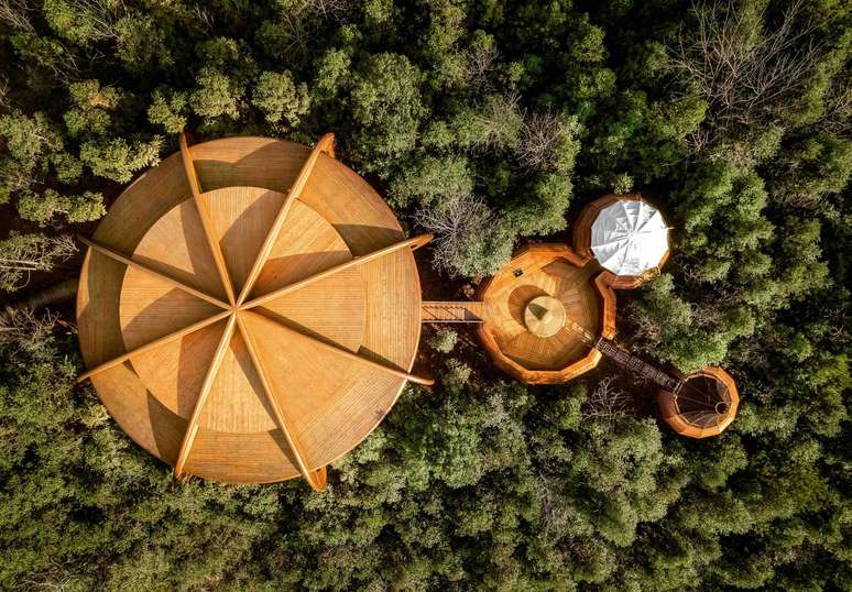 Com design divertido e futurista, OVNI do monte Qiyun foi feito pensando nas fam&iacute;lias.