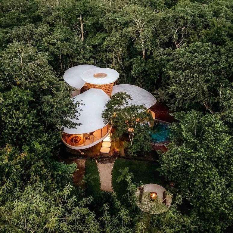 Casa usa materiais locais, como pedra vulc&acirc;nica e a resina maia "chukum"