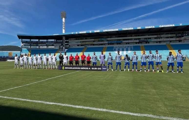 Ava&iacute; e Santos jogaram na Ressacada neste domingo &ndash;