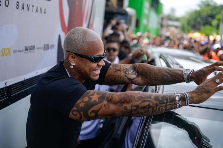 L&eacute;o Santana chegando ao bloco no Parque Ibiraquera.