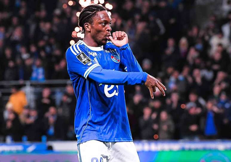 Strasbourg fez &oacute;tima partida diante do Lyon &ndash;