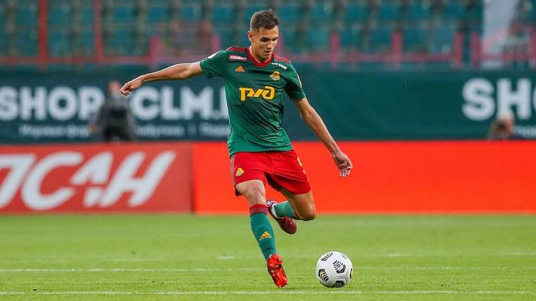 Lucas Fasson em campo pelo Lokomotiv -
