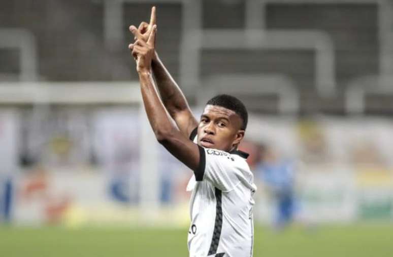 L&eacute;o Natel defendeu o Corinthians entre 2020 e 2022 &ndash;