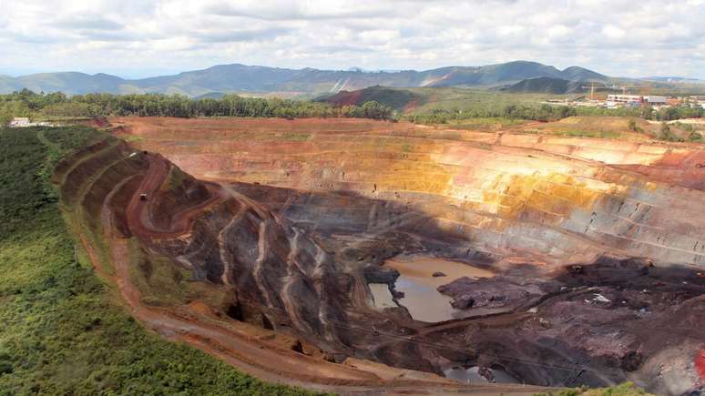 Mais do que extrair min&eacute;rio, o desafio brasileiro est&aacute; em investir em refino, tecnologia e valor agregado &ndash; depositphotos.com / brenosaturnino