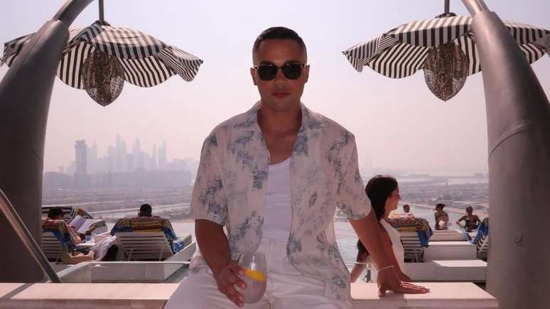 A trajet&oacute;ria de Jo&atilde;o Victor no mercado de luxo inclui passagens por M&ocirc;naco, Dubai, Londres e Zurique