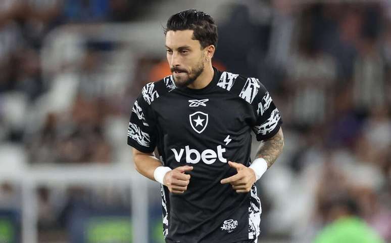 Alex Telles &eacute; um dos mais experientes do Botafogo-