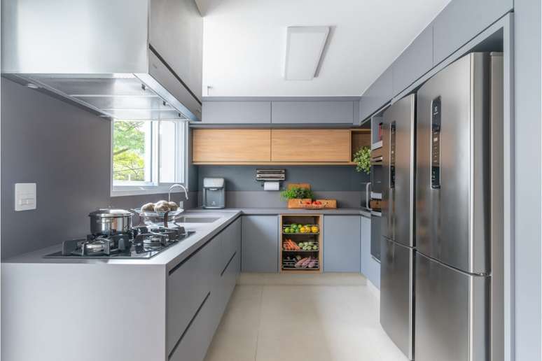 O equil&iacute;brio entre cuba e bancada preserva espa&ccedil;o para outras atividades Projeto: Isabella Nalon |