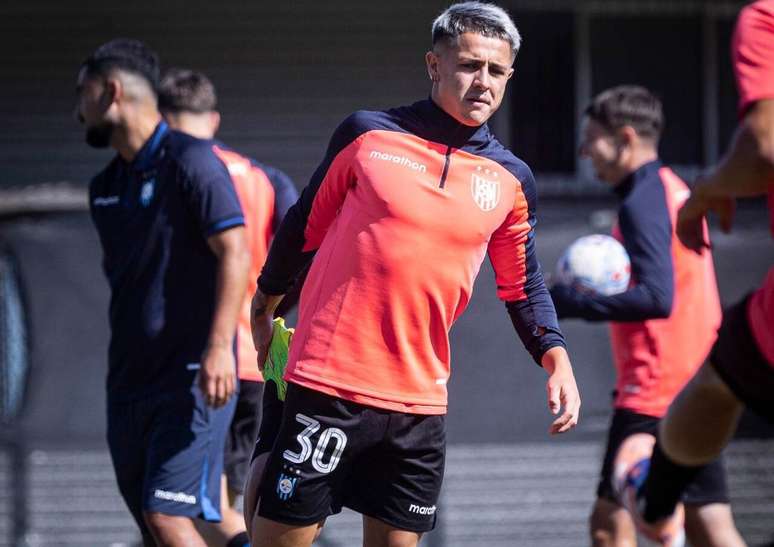 Chilenos est&atilde;o em desvantagem no confronto &ndash;