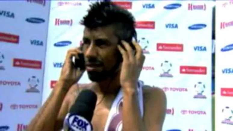 L&eacute;o Moura ouve ao vivo a elimina&ccedil;&atilde;o do Flamengo na Libertadores 2012 e vira meme &ndash;