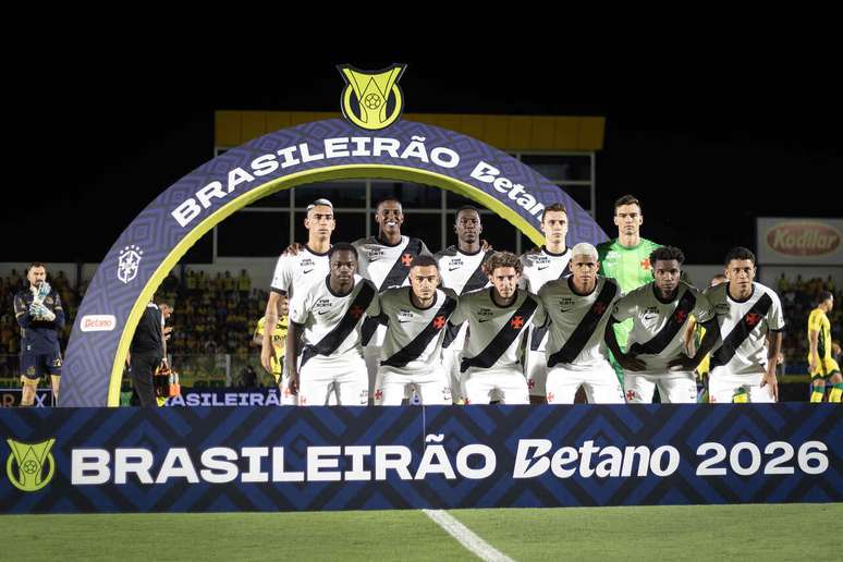 Vasco tamb&eacute;m chega pressionado e sem treinador para o confronto &ndash;