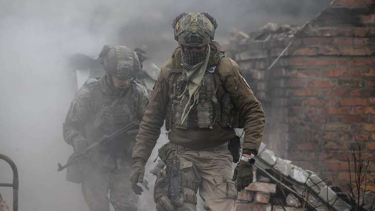 O presidente Volodymyr Zelensky afirmou que, se a Ucr&acirc;nia continuar a lutar, precisar&aacute; de n&iacute;veis crescentes de apoio europeu