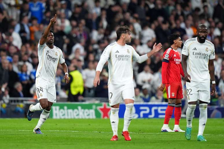 Tchouam&eacute;ni comemorando o empate do Real Madrid 