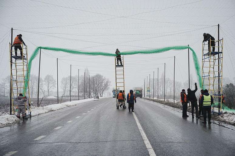 As redes prendem as h&eacute;lices dos drones que atacam