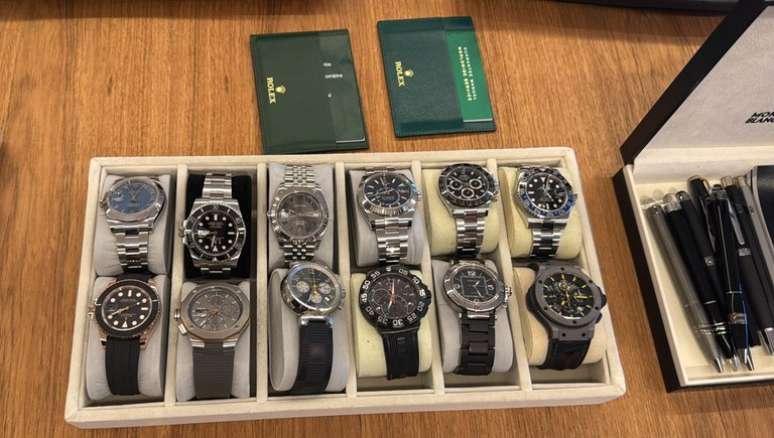 Rel&oacute;gios apreendidos pela PF na Opera&ccedil;&atilde;o Vassalos
