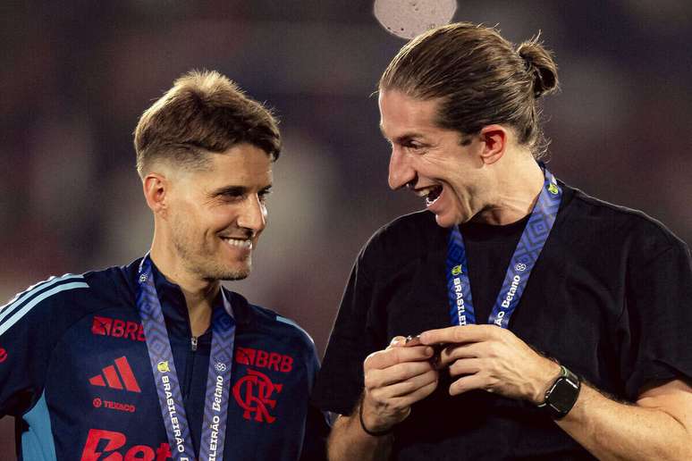 Filipe Lu&iacute;s conquistou diversos t&iacute;tulos em seu primeiro trabalho como profissional &ndash;