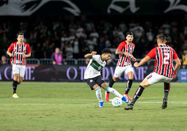 Coritiba &eacute; derrotado pelo S&atilde;o Paulo no Couto Pereira 