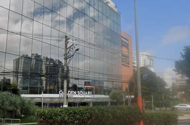 சாவோ பெர்னார்டோ டோ காம்போவில் உள்ள கோல்டன் ஸ்கொயர் ஷாப்பிங் மாலில் கத்தியால் குத்தப்பட்டதில் பெண் இறந்தார்.