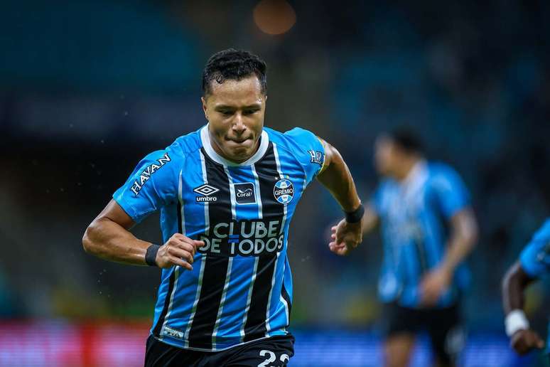Marlon marcou o gol da vit&oacute;ria do Gr&ecirc;mio &ndash; FOTO: LUCAS UEBEL/GREMIO FBPA