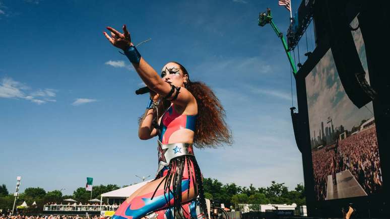 யுனைடெட் ஸ்டேட்ஸில், Lollapalooza அதன் மிகவும் பாரம்பரியமான பதிப்பைக் கொண்டுள்ளது, இது சிகாகோவில் கிராண்ட் பூங்காவில் நடைபெற்றது – depositphotos.com / tsrun527