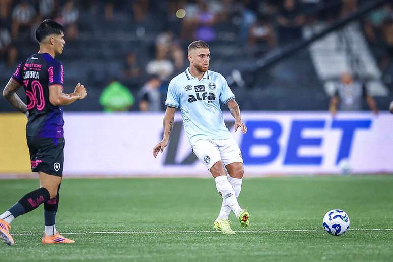 Cuellar em campo pelo Gr&ecirc;mio &ndash; FOTO: LUCAS UEBEL/GREMIO FBPA