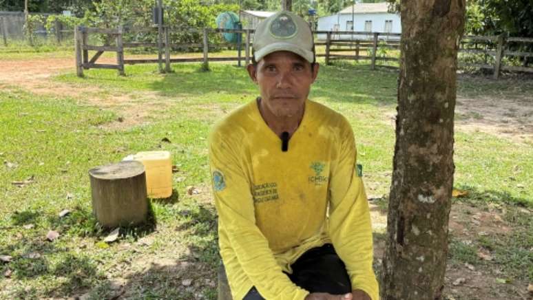 Manoel Maia ஏக்கரில் உள்ள ஒரு பிரித்தெடுக்கும் காப்பகத்தில் காட்டு விலங்குகளுடன் நடந்த சம்பவங்களைப் பற்றி பேசுகிறார்