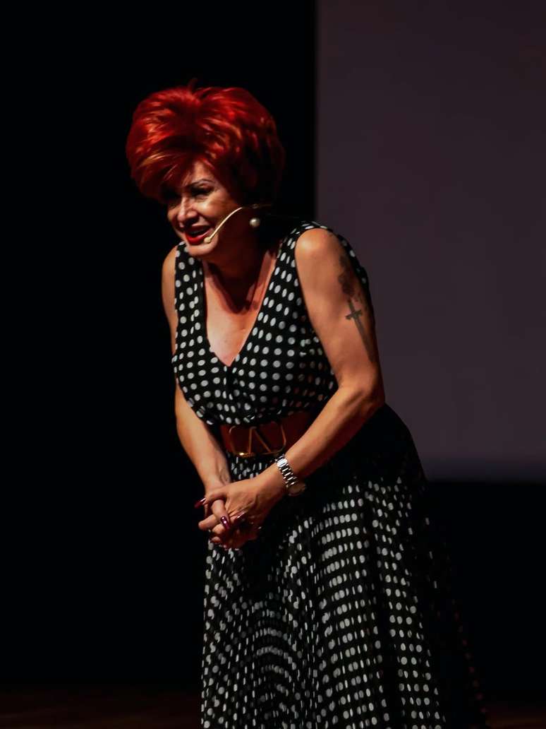 హౌ టు సేవ్ ఎ మ్యారేజ్ నాటకంలో నానీ పీపుల్