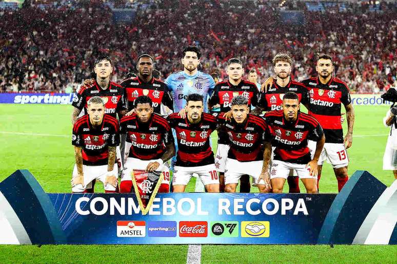 Flamengo at&eacute; produz, mas perde final da Recopa para o Lan&uacute;s em noite de chuva &ndash;