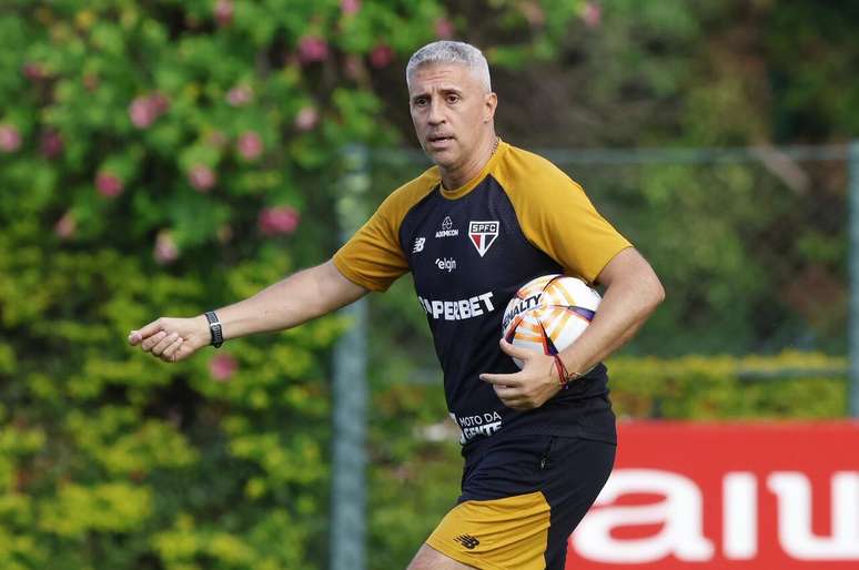 Crespo comandou uma atividade t&aacute;tica nesta sexta-feira no S&atilde;o Paulo &ndash;