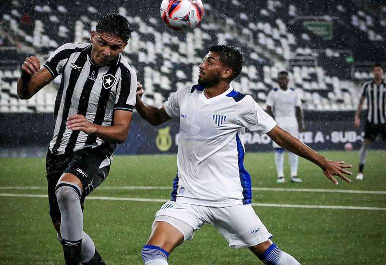 Em noite de muita chuva, os meninos do Botafogo conseguiram a virada sobre o Ava&iacute; &ndash;