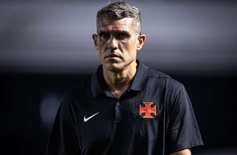 Bruno Lazaroni comandou o Vasco contra o Santos &ndash;