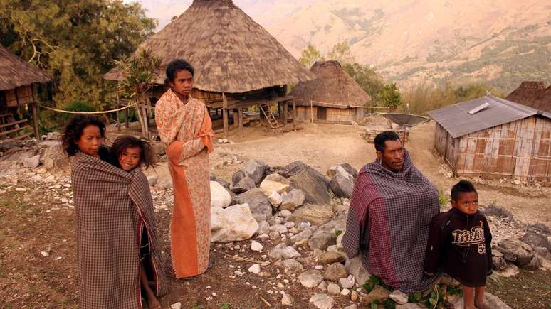 Especialistas em sa&uacute;de p&uacute;blica apontam algumas medidas que tendem a influenciar a estatura m&eacute;dia da popula&ccedil;&atilde;o ao longo do tempo &ndash; depositphotos.com / urf