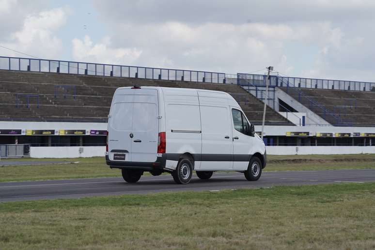 Nova Mercedes Sprinter Autom&aacute;tica