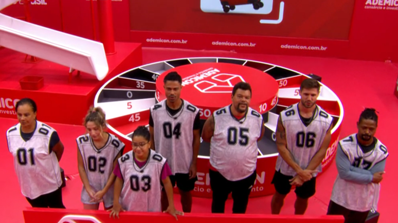 Brothers disputam fase final da prova do l&iacute;der