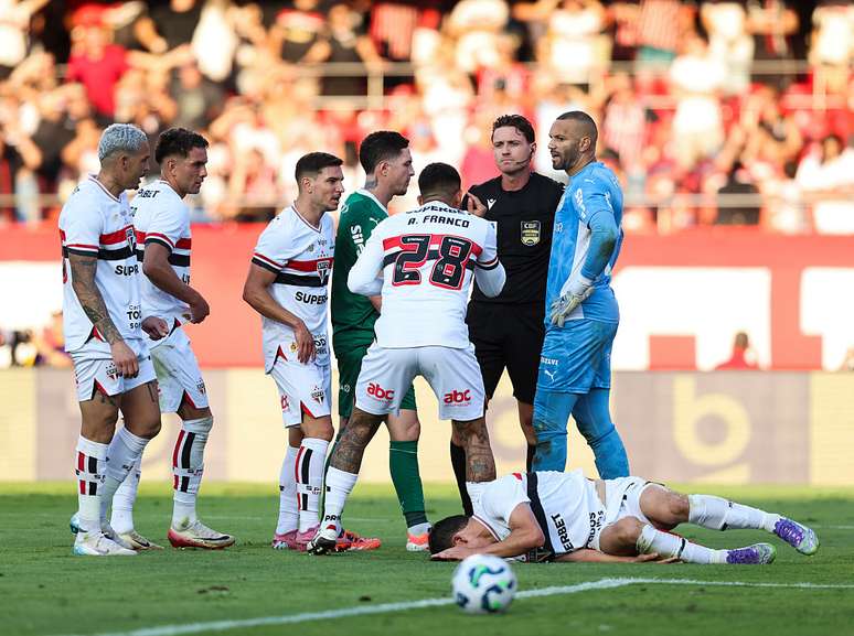 సావో పాలో మరియు పల్మీరాస్ మధ్య క్లాసిక్ ఇటీవలి వివాదాలను సేకరించింది