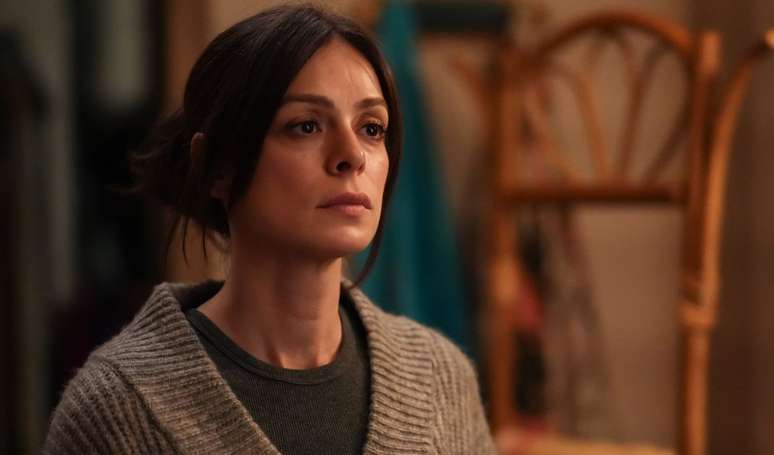 மார்ச் 2, 2026 திங்கட்கிழமை எபிசோடில் 'கோராசோ டி மே' என்ற சோப் ஓபராவில் தனது கணவரின் துரோகம் மற்றும் அவரது தாயின் கவனக்குறைவுக்குப் பிறகு கர்சு தீர்க்கமான உரையாடலை நடத்துகிறார்.