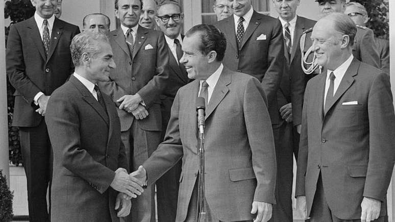 O x&aacute; Mohamed Reza Pahlevi e o presidente norte-americano Richard Nixon, em 1969