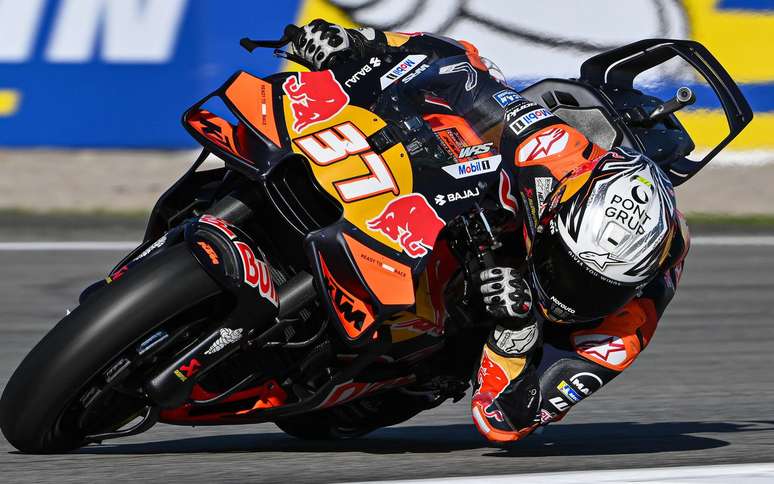 పెడ్రో అకోస్టా బురిరామ్‌లో స్ప్రింట్‌ను గెలుచుకున్నాడు