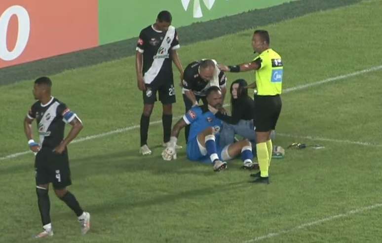 Goleiro Bruno durante jogo do Vasco-AC &ndash;