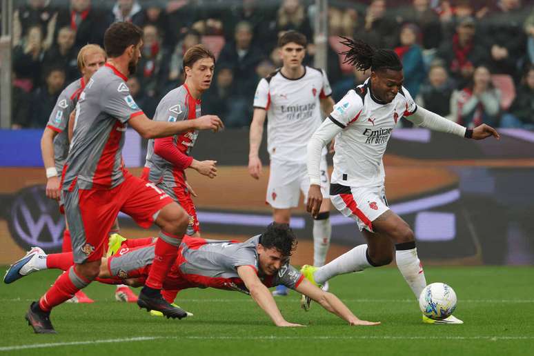 Rafael Le&atilde;o durante Milan e Cremonese neste domingo (Foto de Francesco Scaccianoce/Getty Images)