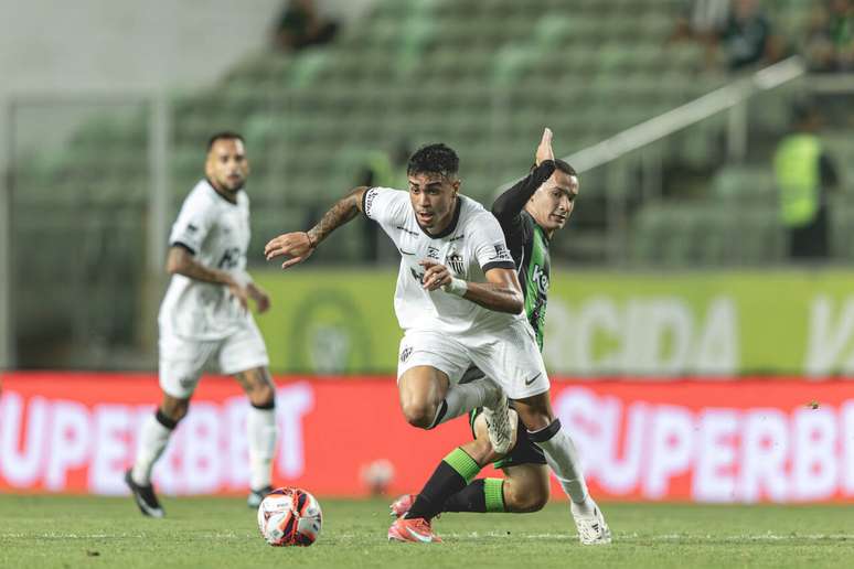 Reinier sai da marca&ccedil;&atilde;o do Am&eacute;rica e leva o Galo ao ataque