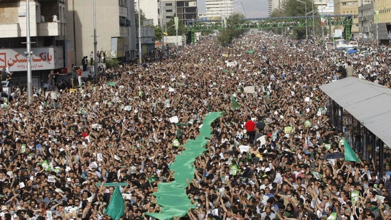 Manifestantes en Teer&atilde; depois das elei&ccedil;&otilde;es de 2009