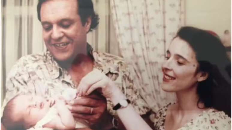 Deborah Evelyn lamentou morte de Dennis Carvalho, com quem foi casada por 24 anos