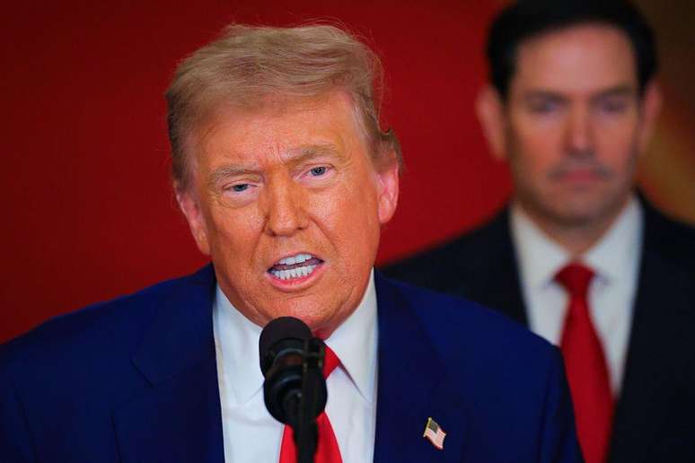 Donald Trump ao lado de Marco Rubio